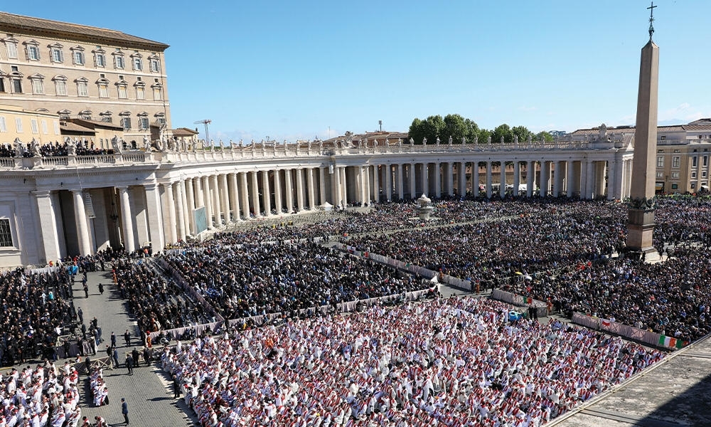 Requiescat in pace His Holiness Pope Francis Vietnamese 4
