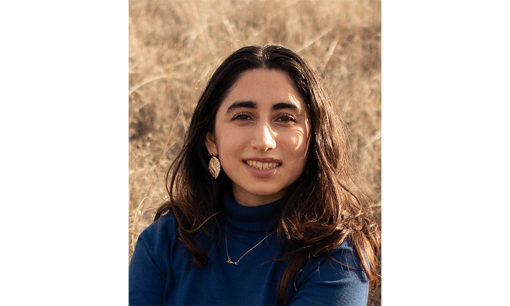 Headshot of Caten Knopf in Field